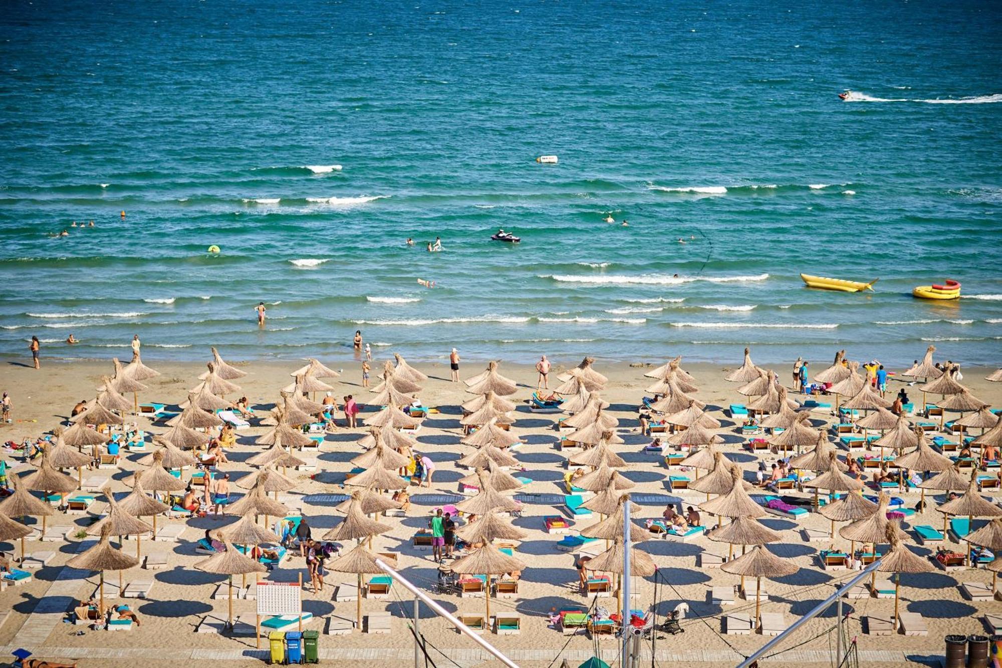 Rusty Sands Apt Spa N Pools Beach Resort Năvodari Exterior foto